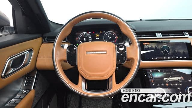 Land Rover Range Rover Velar 2018 — Photo 13/33