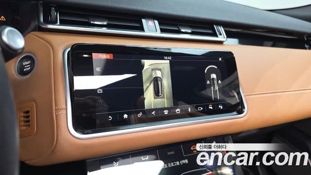 Land Rover Range Rover Velar 2018 — Photo 7/33