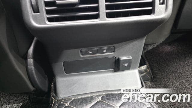 Land Rover Range Rover Velar 2018 — Photo 5/33