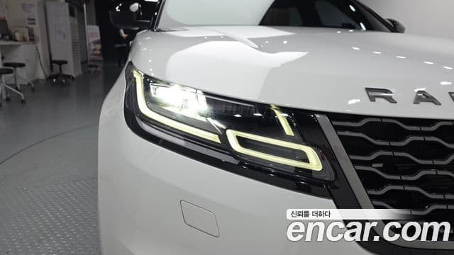 Land Rover Range Rover Velar 2018 — Photo 3/33