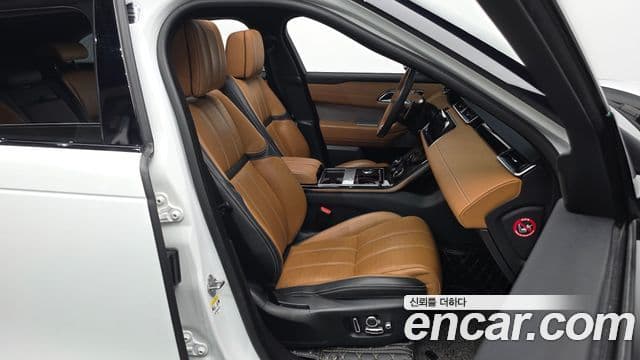 Land Rover Range Rover Velar 2018 — Photo 19/33
