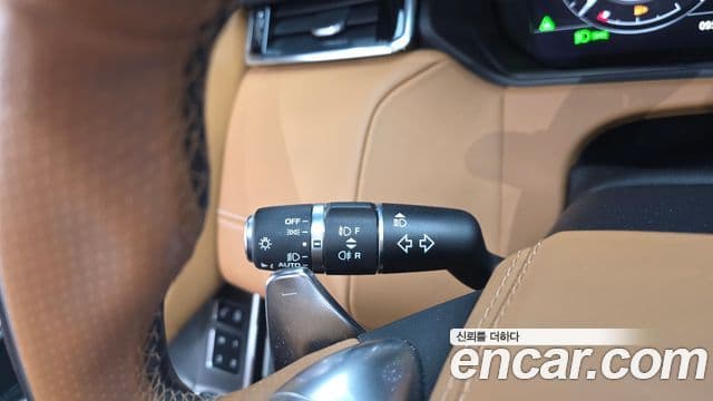 Land Rover Range Rover Velar 2018 — Photo 32/33
