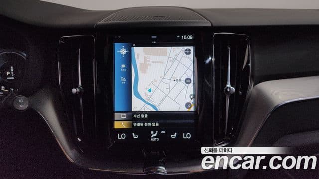Volvo XC60 2020 — Фото 13/20