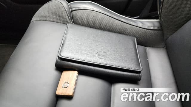 Volvo XC60 2020 — Фото 15/20