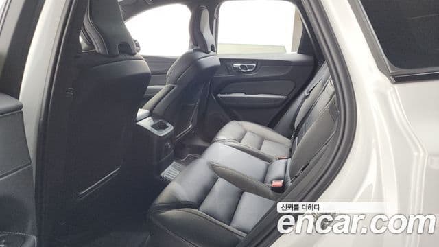 Volvo XC60 2020 — Фото 20/20