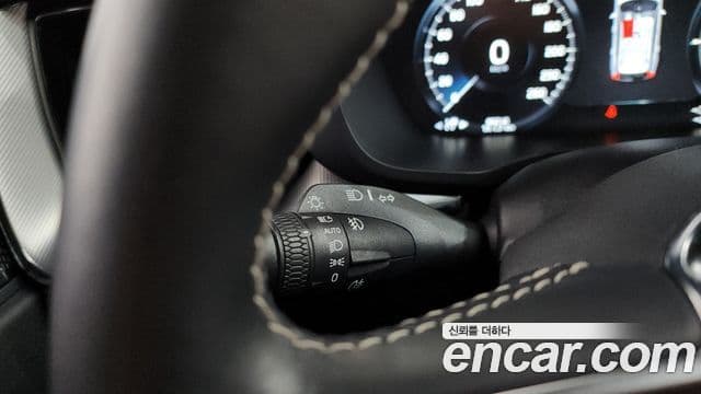 Volvo XC60 2020 — Photo 26/34