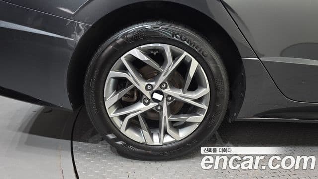 Hyundai Sonata 2022 — ფოტო 5/20