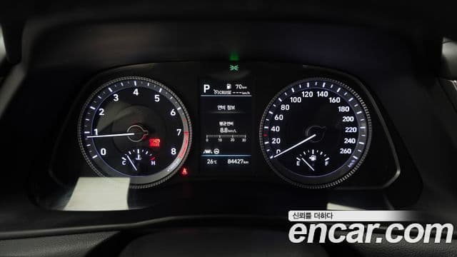 Hyundai Sonata 2022 — ფოტო 8/20
