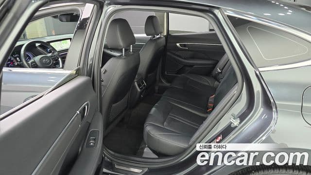 Hyundai Sonata 2022 — ფოტო 11/20