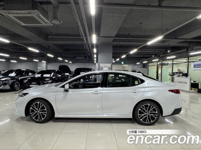 Toyota Camry 2026 — Photo 12/13