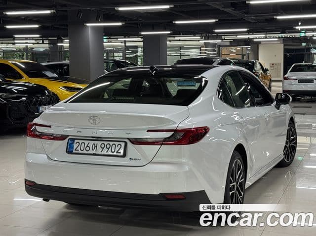Toyota Camry 2026 — Photo 1/13