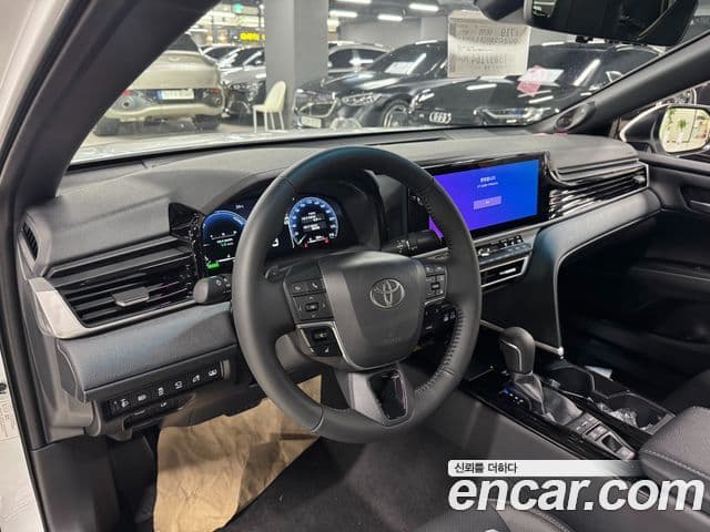 Toyota Camry 2026 — Photo 3/13