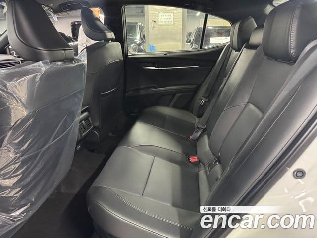 Toyota Camry 2026 — Photo 5/13
