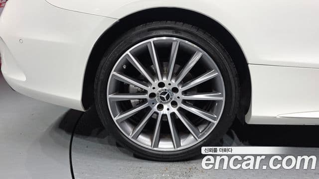 Mercedes-Benz C-Class 2019 — ფოტო 5/20