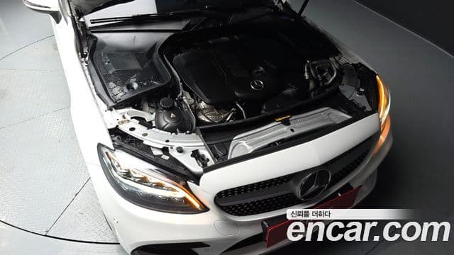 Mercedes-Benz C-Class 2019 — ფოტო 6/20