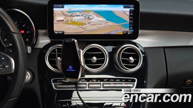 Mercedes-Benz C-Class 2019 — ფოტო 14/20