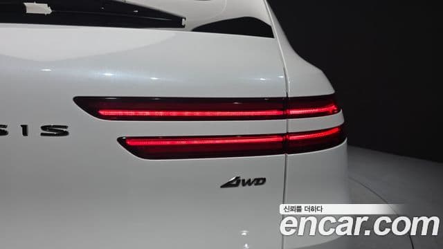 Genesis GV70 2023 — ფოტო 23/32