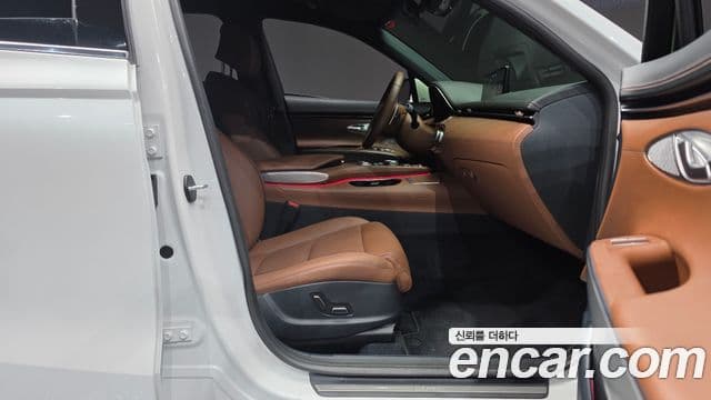 Genesis GV70 2023 — ფოტო 13/32