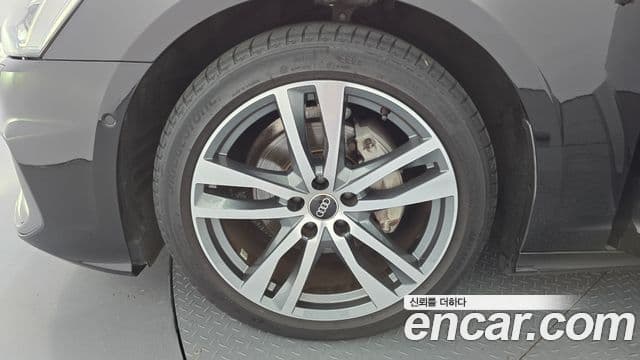 Audi A6 2022 — ფოტო 5/20