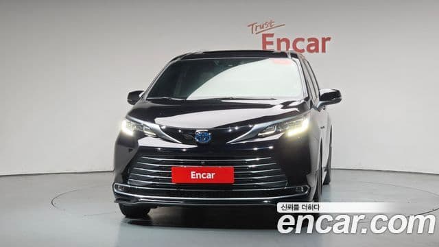Toyota Sienna 2024 — Photo 32/33