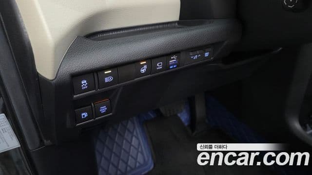 Toyota Sienna 2024 — Photo 4/33