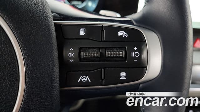 Kia Sportage 2022 — ფოტო 17/20