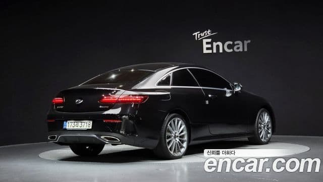 Mercedes-Benz E-Class 2021 — Фото 2/20
