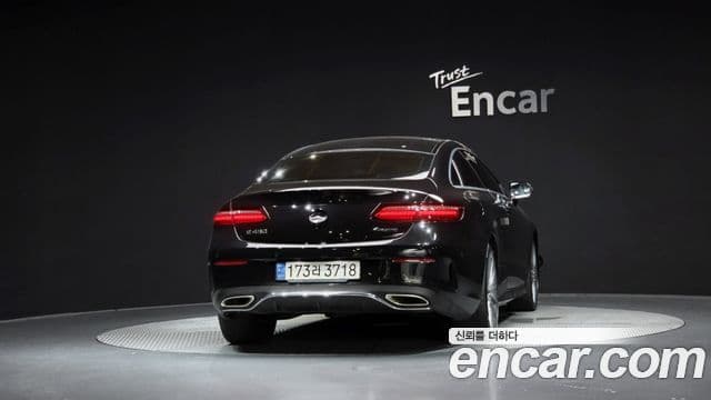 Mercedes-Benz E-Class 2021 — Фото 4/20