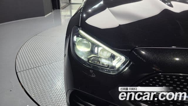 Mercedes-Benz E-Class 2021 — Photo 33/35