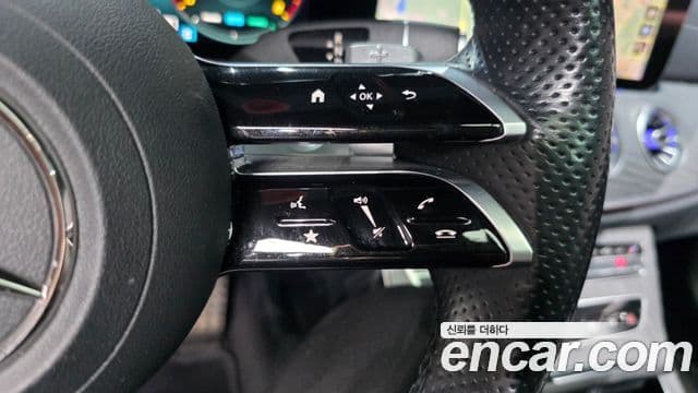 Mercedes-Benz E-Class 2021 — Photo 22/35