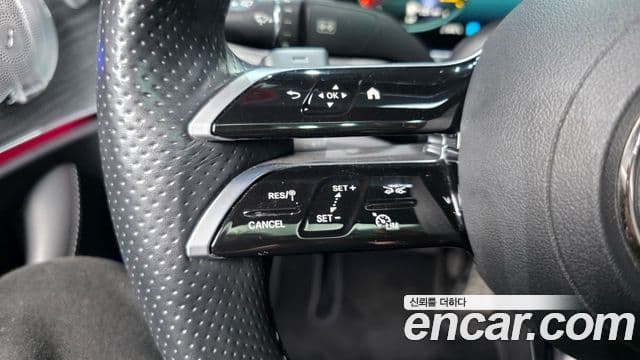 Mercedes-Benz E-Class 2021 — Photo 35/35