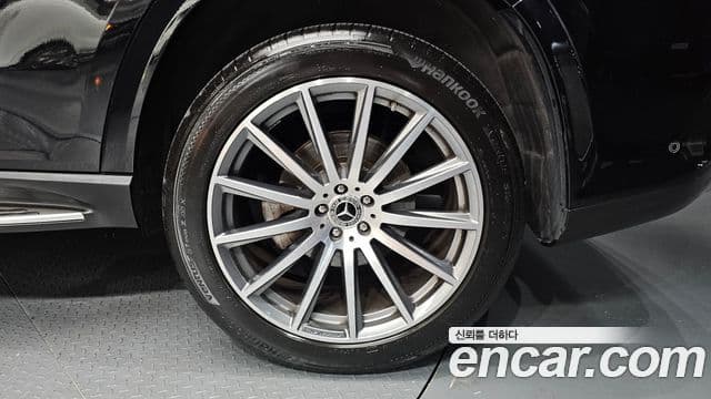 Mercedes-Benz GLS-Class 2022 — Photo 10/34