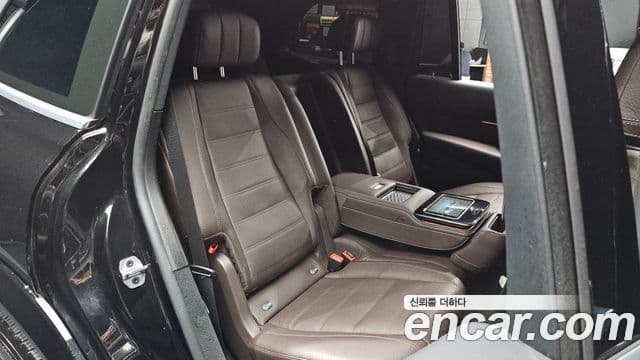Mercedes-Benz GLS-Class 2022 — Photo 3/34