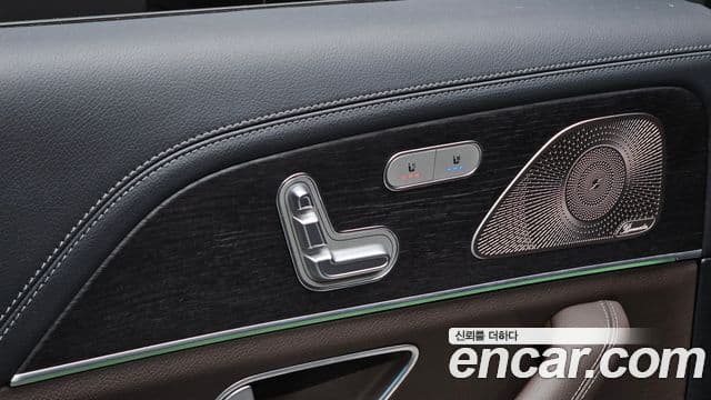 Mercedes-Benz GLS-Class 2022 — Photo 14/34