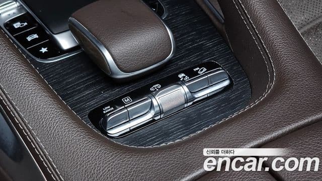 Mercedes-Benz GLS-Class 2022 — Photo 11/34
