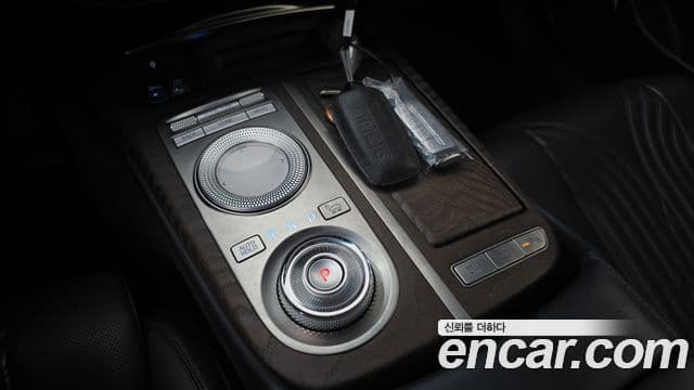 Genesis Electrified G80 2020 — Фото 9/20