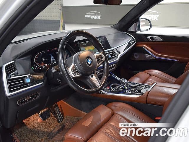 BMW X7 2022 — ფოტო 10/20