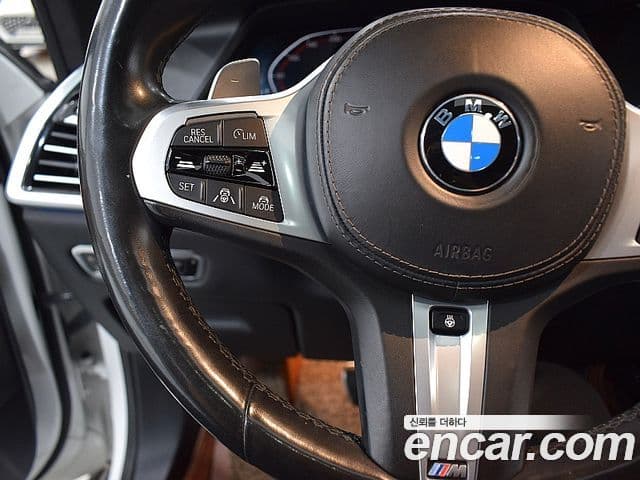 BMW X7 2022 — ფოტო 9/20