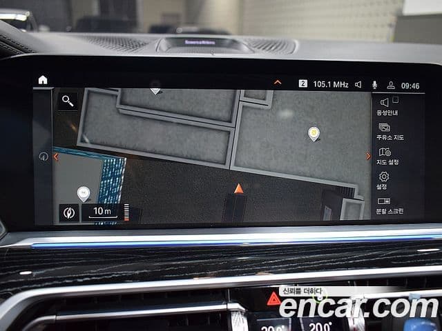 BMW X7 2022 — ფოტო 17/20