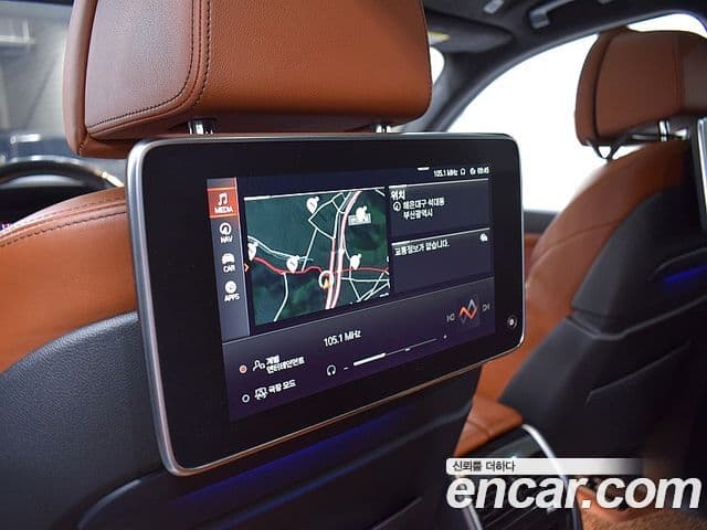 BMW X7 2022 — ფოტო 19/20