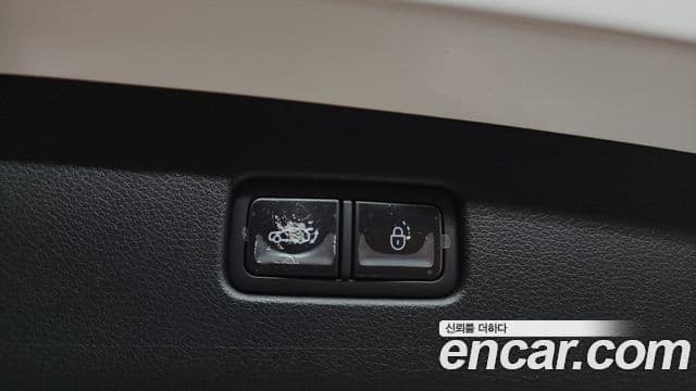 Genesis GV70 2024 — ფოტო 17/20