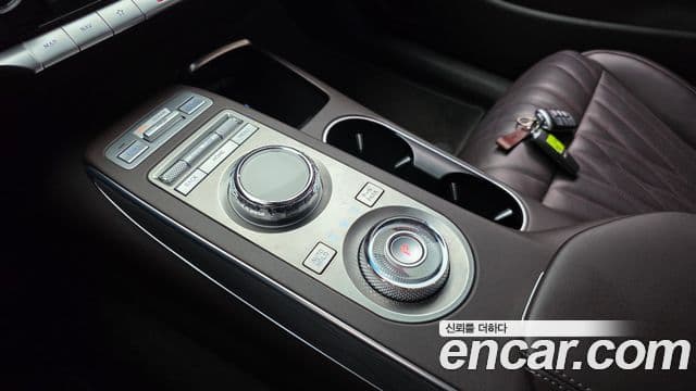 Genesis GV70 2021 — Şəkil 9/20