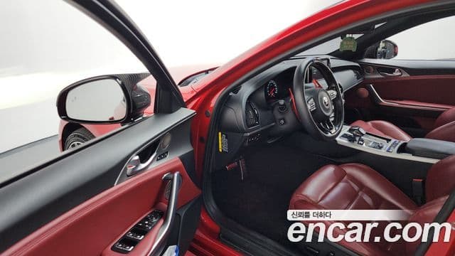 Kia Stinger 2018 — Şəkil 10/20