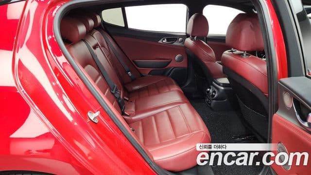 Kia Stinger 2018 — Şəkil 11/20