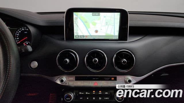Kia Stinger 2018 — Şəkil 12/20