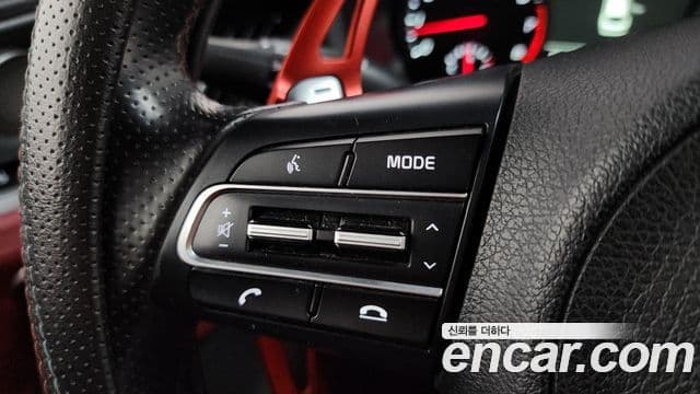 Kia Stinger 2018 — Şəkil 17/20