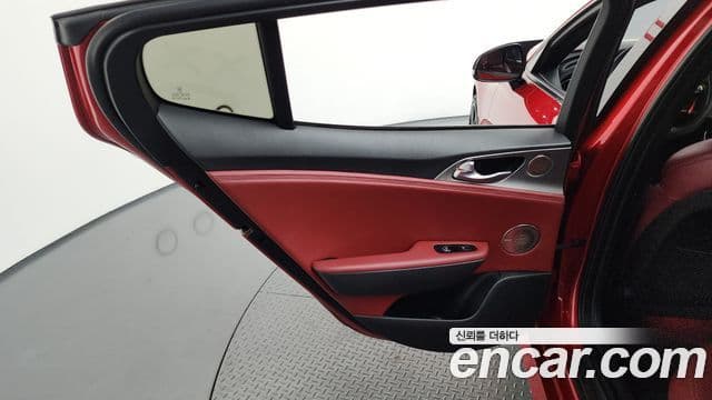 Kia Stinger 2018 — Photo 21/34
