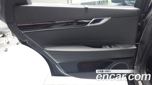 Genesis G80 2022 — Photo 16/34