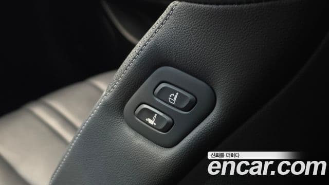 Genesis G80 2022 — Photo 13/34