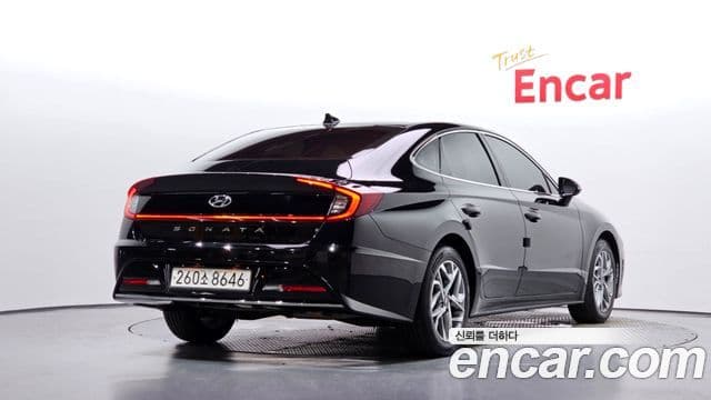 Hyundai Sonata 2022 — ფოტო 2/20